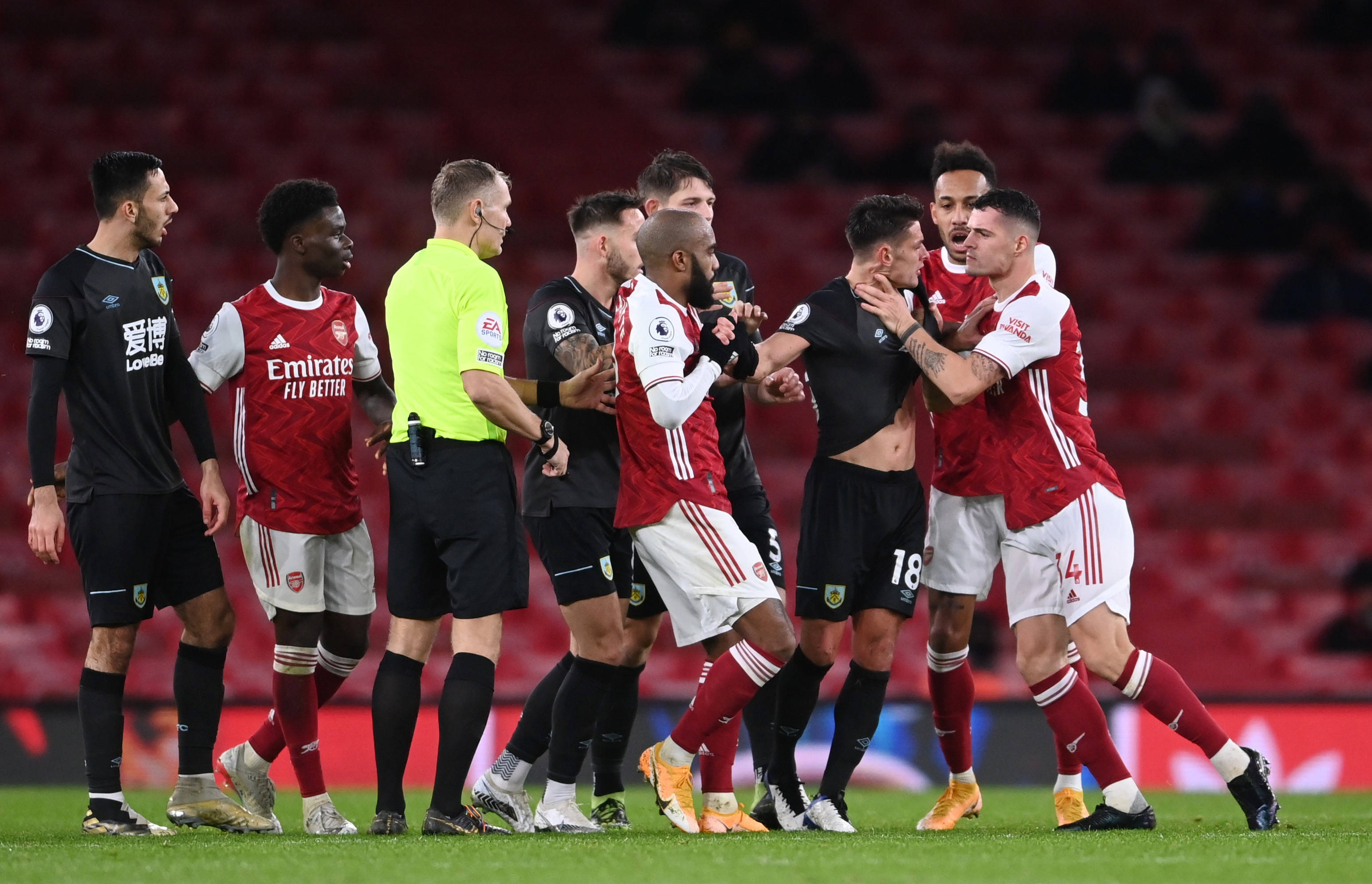 赛场上频频 赛场上频频